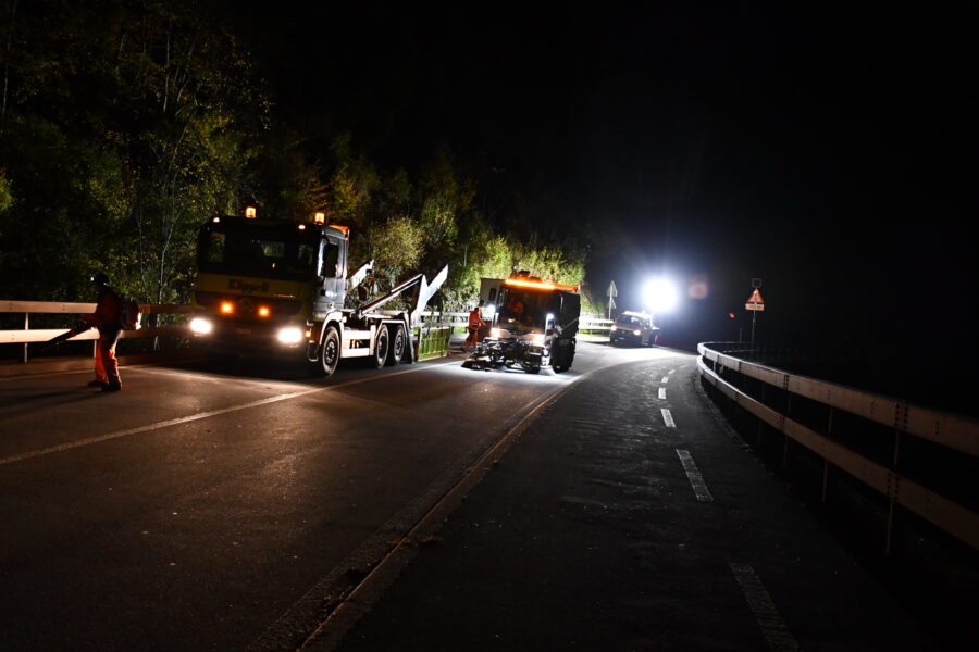 A4 Axenstrasse; nächtliche Sperrungen für Unterhalts- und Reinigungsarbeiten